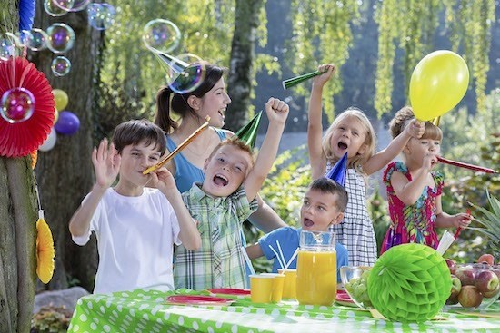 Feste plastic-free e a basso impatto ambientale: idee pratiche per allestimenti ed edibili ecologici