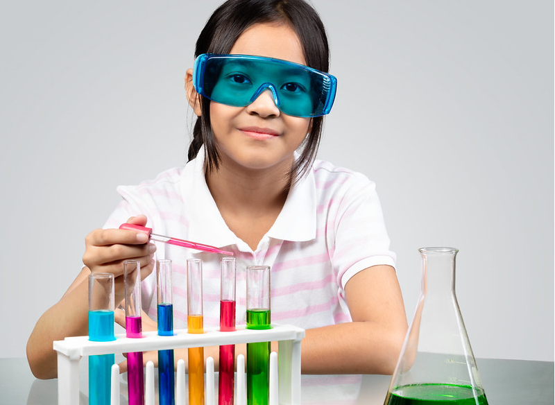 Laboratori per bambine: cosa scatena di più la loro fantasia?